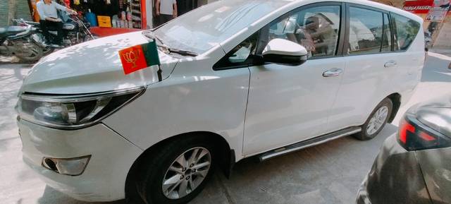 https://images10.gaadi.com/usedcar_image/4440554/original/5c5f2ce6-5779-4483-911f-1cc829021430.jpg?imwidth=6402