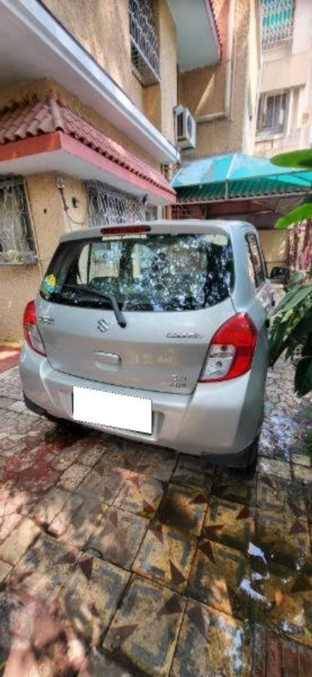 https://images10.gaadi.com/usedcar_image/4440800/original/processed_35754583-409e-450c-8ec3-505b4d90921f.jpg?imwidth=6401