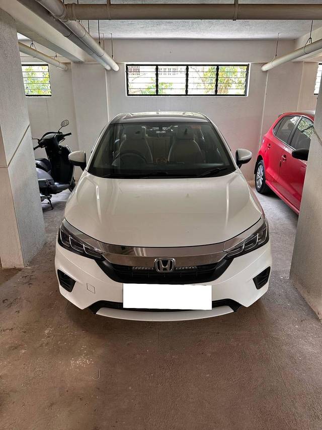 https://images10.gaadi.com/usedcar_image/4440859/original/processed_b5656943-2cdf-4600-84a7-66ded99d2f61.jpg?imwidth=6400