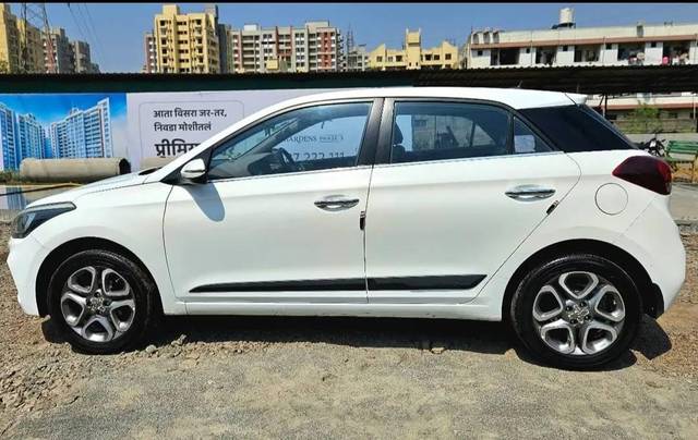 https://images10.gaadi.com/usedcar_image/4440907/original/processed_2b5a9f9f-e478-4151-b9d2-8dc252198e39.jpg?imwidth=6401