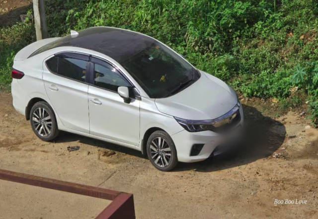 https://images10.gaadi.com/usedcar_image/4441017/original/0ab663e7-7c02-44dd-a7e0-a1fd0ba1dbf3.?imwidth=6400