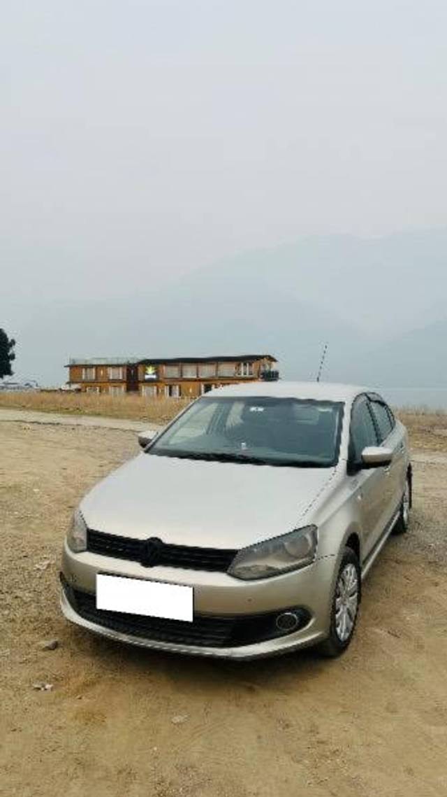 https://images10.gaadi.com/usedcar_image/4441162/original/processed_979bb754-4c05-4806-a86d-544eaa5e75c4.jpeg?imwidth=6401