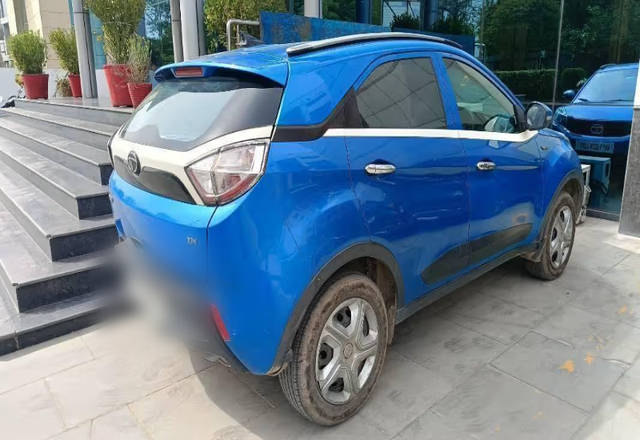 https://images10.gaadi.com/usedcar_image/4441304/original/81f11c9d-bc55-4435-9fac-3f73f08fb6a9.?imwidth=6401