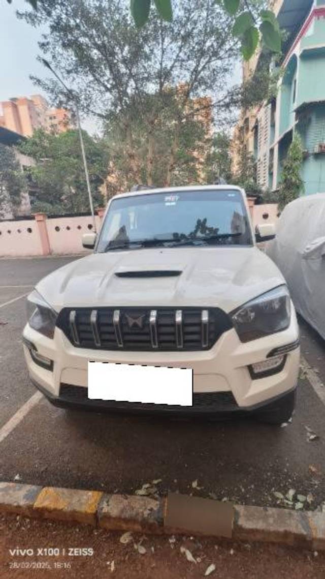 https://images10.gaadi.com/usedcar_image/4441521/original/processed_64b96955-2877-4753-ab47-8ae72b00b4b4.jpg?imwidth=6400