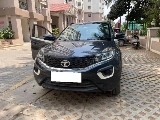 https://images10.gaadi.com/usedcar_image/4442112/original/processed_f4496d3b-2cc7-4852-af05-3fb3cef54464.jpeg?imwidth=6401