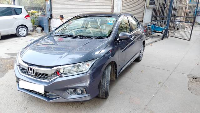 https://images10.gaadi.com/usedcar_image/4442249/original/processed_ad3b64ba4677452e6ecbb8c27f260081.jpg?imwidth=6402