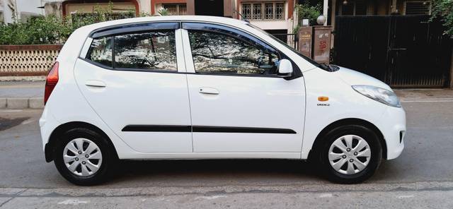 https://images10.gaadi.com/usedcar_image/4443183/original/processed_982821ea42554b02db4d45194eb46927.jpg?imwidth=6401