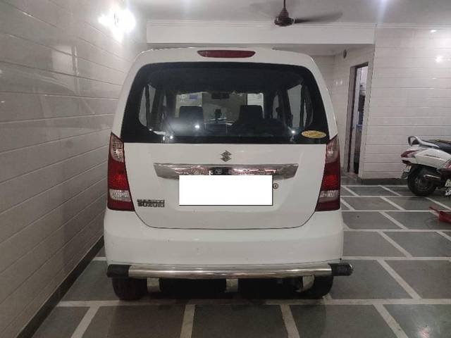https://images10.gaadi.com/usedcar_image/4443322/original/processed_9c345362-4ae1-42e4-9748-11decc5ddb4f.jpg?imwidth=6401