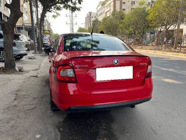 https://images10.gaadi.com/usedcar_image/4443388/original/processed_06e5a1f7-955c-4302-a4a5-4f551a89e9f8.jpeg?imwidth=6401