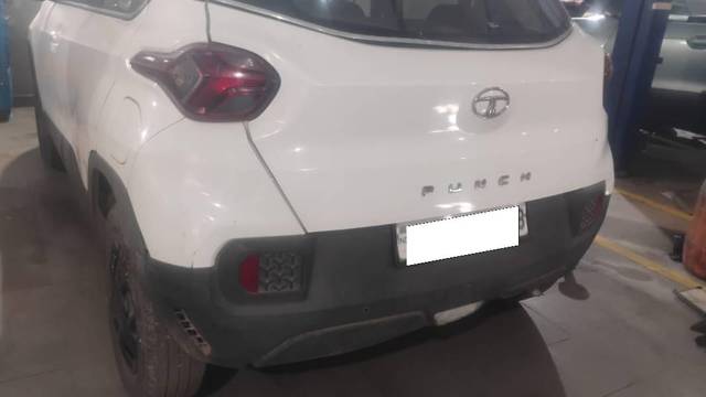 https://images10.gaadi.com/usedcar_image/4443587/original/processed_4e363660-33bd-4263-8189-6ac3243ce0ad.jpg?imwidth=6402