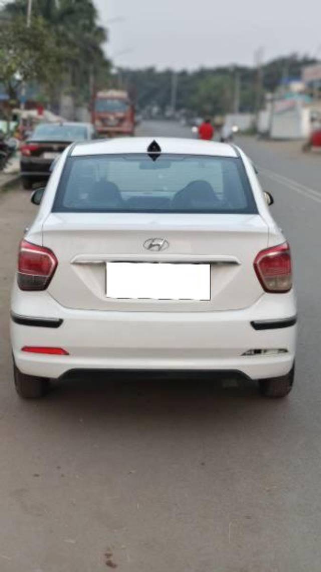 https://images10.gaadi.com/usedcar_image/4443739/original/processed_6a00ffa2-6cf7-4143-bc97-cd1ac3532b0d.jpg?imwidth=6400