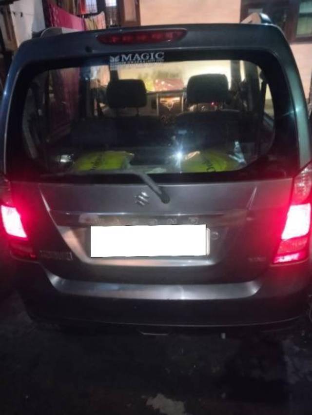https://images10.gaadi.com/usedcar_image/4443771/original/processed_9e1e48ea-3dfd-4f72-88f5-500609a2fef9.jpg?imwidth=6400