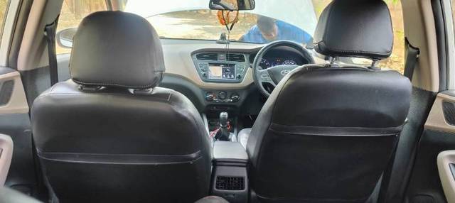 https://images10.gaadi.com/usedcar_image/4443881/original/a02929bfba1e2be246ff8322c3a750c4.jpg?imwidth=6402