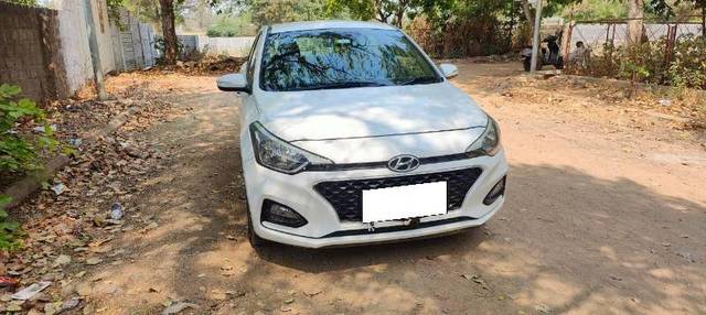 https://images10.gaadi.com/usedcar_image/4443881/original/c9ac7a6cf0164921879c8c52de75e401.jpg?imwidth=6401