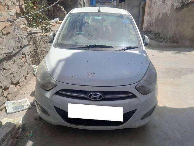 https://images10.gaadi.com/usedcar_image/4444138/original/processed_8d599d60-c3e8-4b3c-a2b9-968fac8e3387.jpg?imwidth=6400