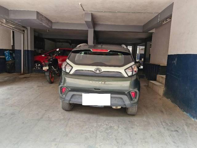 https://images10.gaadi.com/usedcar_image/4444221/original/processed_b9c24cf9-84ef-470b-a792-8eaffc3e6dee.jpg?imwidth=6401