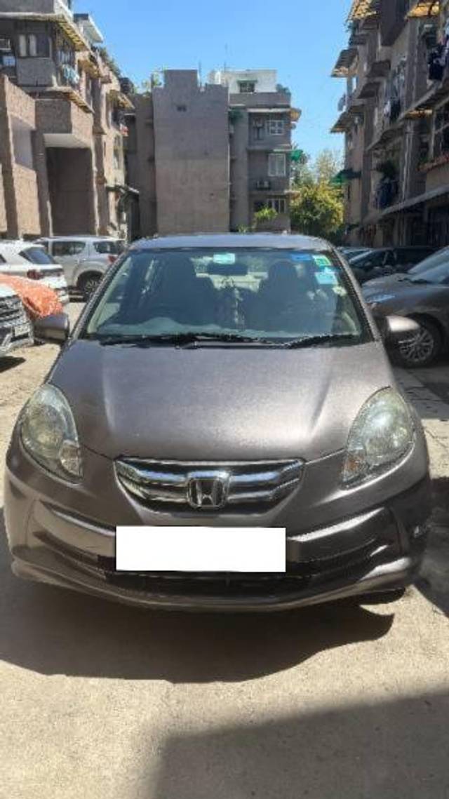 https://images10.gaadi.com/usedcar_image/4444350/original/processed_cd74235d-df8c-430d-800f-ff84b5313294.jpg?imwidth=6402