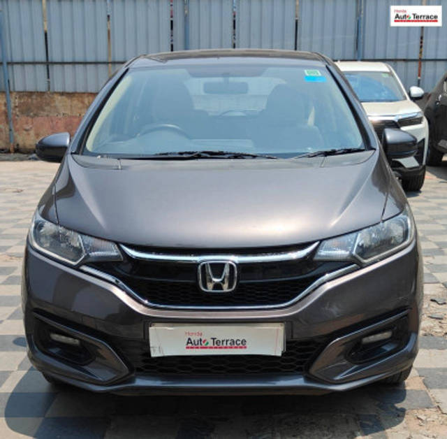 https://images10.gaadi.com/usedcar_image/4444502/original/fdaec4e4ea9f985b3acfa7f0a78fda87.jpg?imwidth=6400