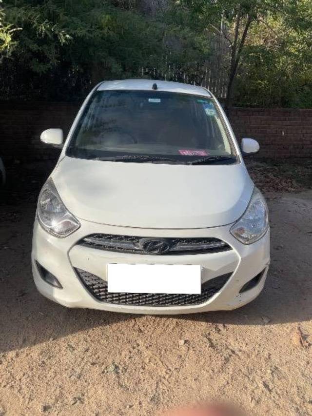 https://images10.gaadi.com/usedcar_image/4444644/original/processed_5b134052-e05c-4780-ac0e-2447461c6dbe.jpg?imwidth=6401