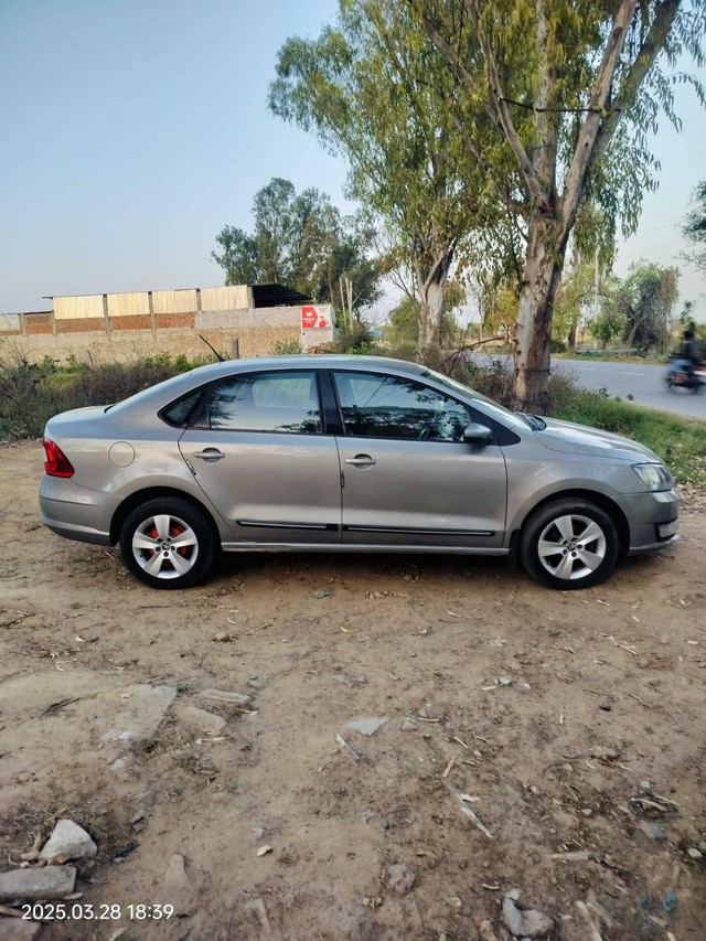 Second-hand 2017 Skoda Rapid 1.5 TDI Ambition BSIV for sale in Fatehabad-6