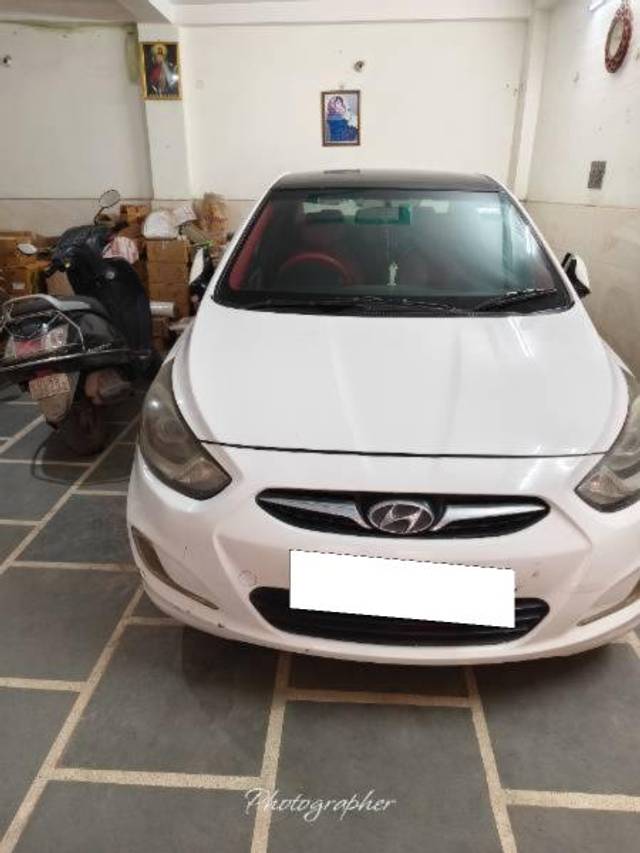 https://images10.gaadi.com/usedcar_image/4444938/original/processed_20ba2a31-8125-4268-85f0-3fa4ba3c80a4.jpg?imwidth=6400