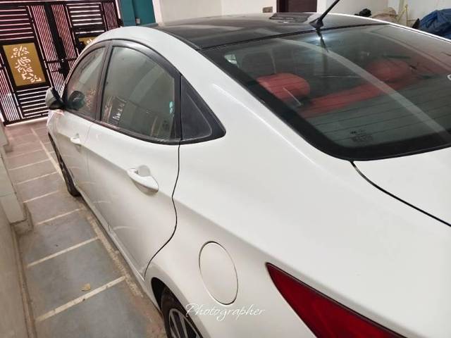 https://images10.gaadi.com/usedcar_image/4444938/original/processed_e043c972-33c8-4ef7-b4d8-b7a0ec00c95c.jpg?imwidth=6402
