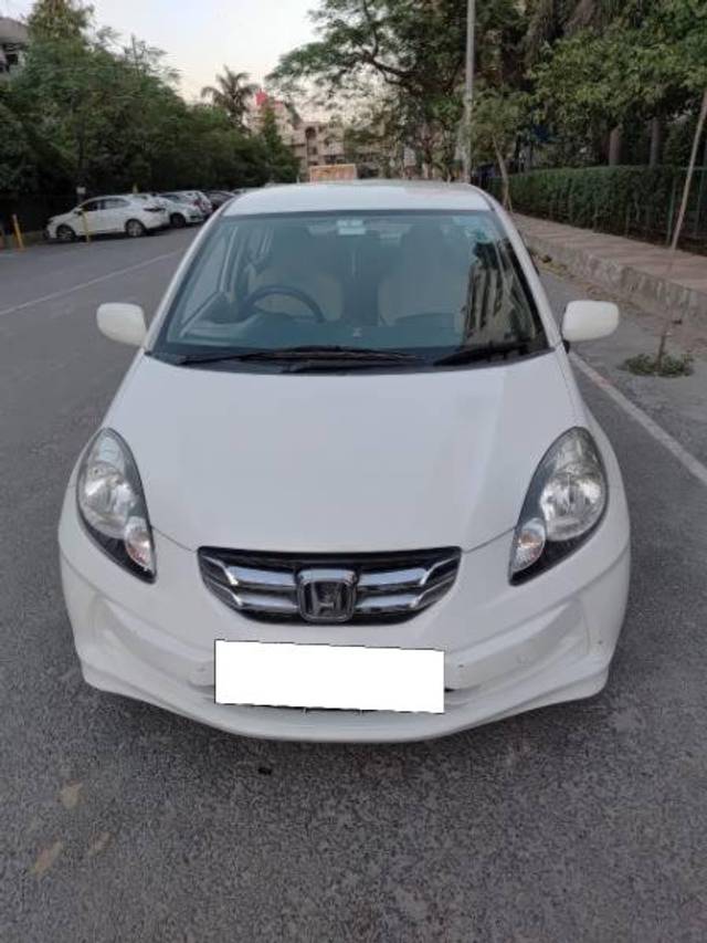 https://images10.gaadi.com/usedcar_image/4445112/original/processed_baaa374c-0b0a-4193-a5ad-aca3e6409f59.jpeg?imwidth=6401