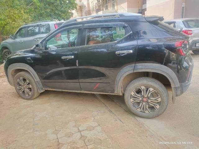 https://images10.gaadi.com/usedcar_image/4445622/original/processed_373dba1a-8708-4dae-b8f7-5abff1bb527a.jpg?imwidth=6402