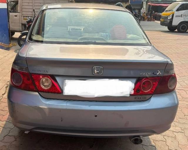 https://images10.gaadi.com/usedcar_image/4446104/original/processed_8fc63bb9-df26-40fa-ae9f-55a6f4aaf45e.jpeg?imwidth=6401