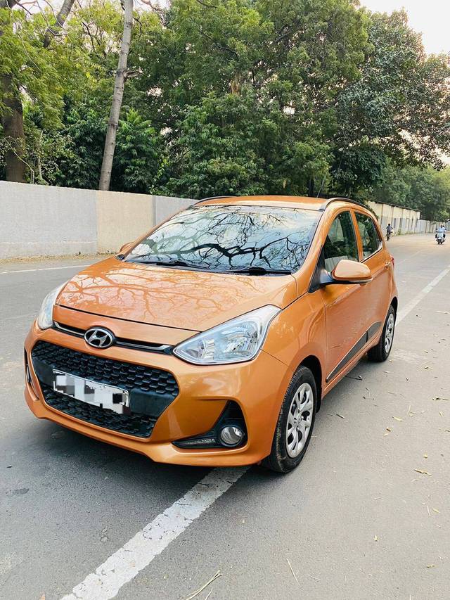 https://images10.gaadi.com/usedcar_image/4446299/original/e3d9e8a3f0cd811d8e092ba6467c4080.jpg?imwidth=6400