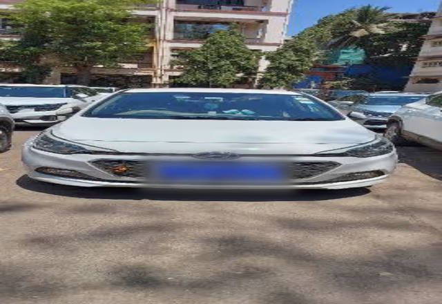 https://images10.gaadi.com/usedcar_image/4446600/original/97c5068f-02b2-4d97-9213-b8fb57404866.?imwidth=6400