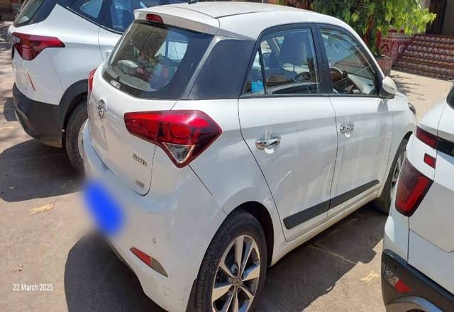 https://images10.gaadi.com/usedcar_image/4446600/original/f3cb84cf-2a25-4dcd-9fd7-24da212154cb.?imwidth=6401
