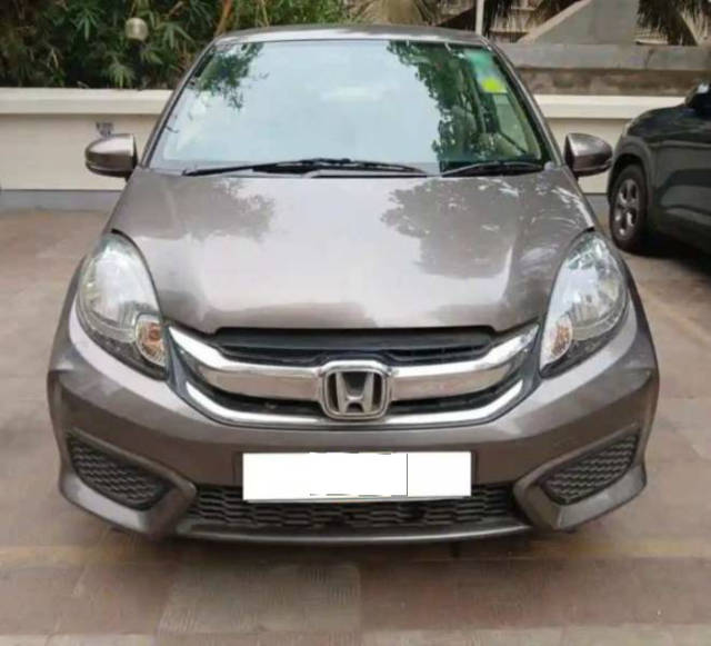 https://images10.gaadi.com/usedcar_image/4447695/original/processed_9323d401-eb4d-477b-9ea8-62c5738f6879.png?imwidth=6400