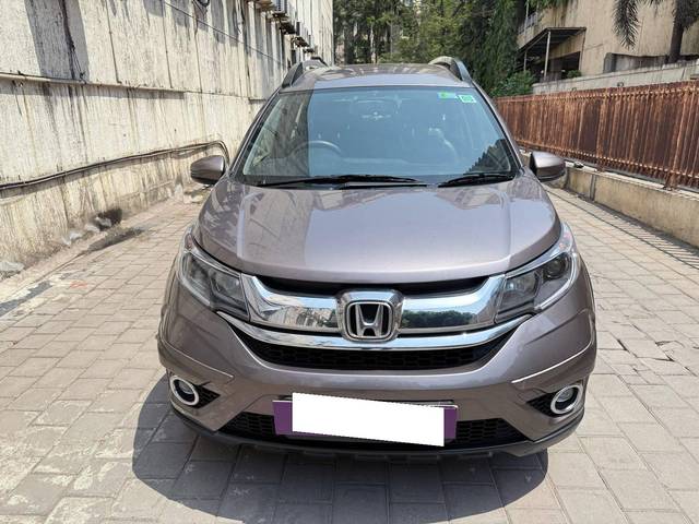 https://images10.gaadi.com/usedcar_image/4448282/original/processed_db303f232f3c4457bf63c2cc300a3ee2.jpg?imwidth=6400