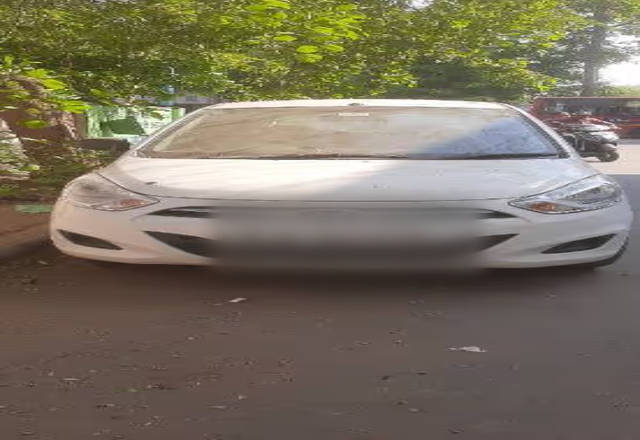 https://images10.gaadi.com/usedcar_image/4448753/original/50a860f6-49ce-495d-8969-cf867975813a.?imwidth=6402