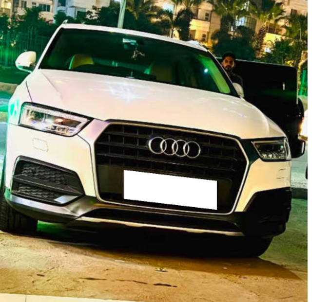 https://images10.gaadi.com/usedcar_image/4448912/original/processed_4bf42f48-7837-496b-8eed-3a2c2ae9d218.png?imwidth=6401