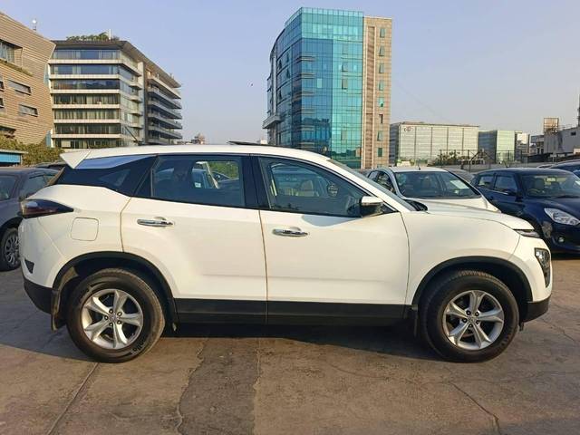 https://images10.gaadi.com/usedcar_image/4449191/original/processed_8fb901cf7de9b0e3decc1e2496038aca.jpg?imwidth=6401