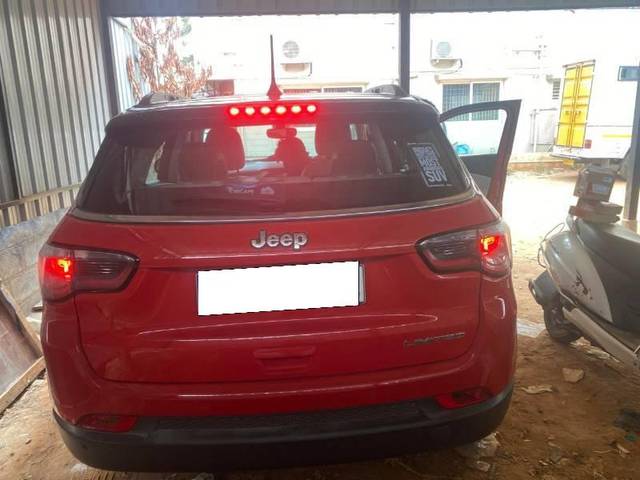https://images10.gaadi.com/usedcar_image/4449527/original/processed_c8fdeade-aca6-4913-87ca-fe632caea29f.jpg?imwidth=6401