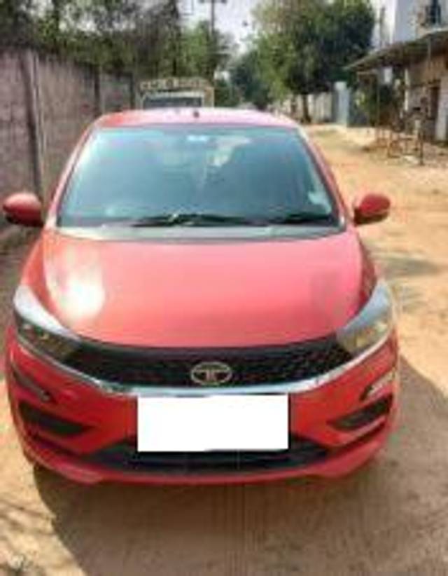https://images10.gaadi.com/usedcar_image/4449732/original/processed_d2d818be7213edd603174ef9c34f3a1f.jpg?imwidth=6400