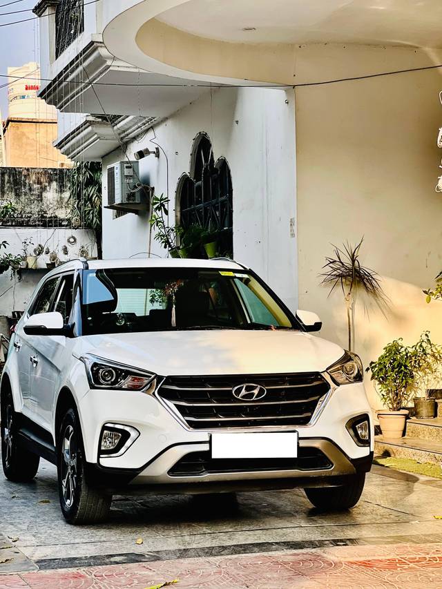 https://images10.gaadi.com/usedcar_image/4449847/original/processed_c4ce5297-0b83-4cd7-8604-1bdb3ed5985d.jpg?imwidth=6400