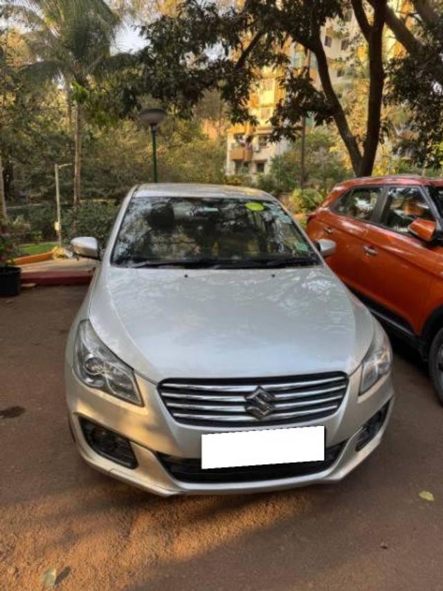 https://images10.gaadi.com/usedcar_image/4450198/original/processed_526f4690-ce4c-4090-bc80-6a7d614aa9f7.jpg?imwidth=6402