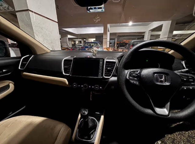 https://images10.gaadi.com/usedcar_image/4450246/original/d717239e-8232-46b2-a36f-94bf58d5ca23.png?imwidth=6401