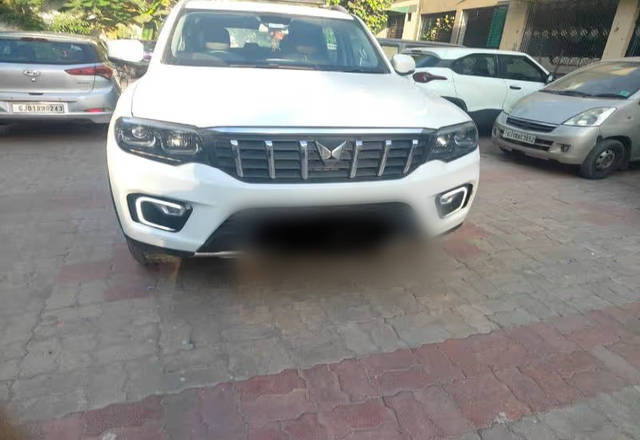 https://images10.gaadi.com/usedcar_image/4450452/original/11047f15-1e9b-4bef-8c75-73389c9e7c80.?imwidth=6400