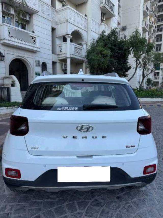 https://images10.gaadi.com/usedcar_image/4450671/original/processed_ed10b7f4-2b8a-451d-9d04-3b43da6bb53c.jpeg?imwidth=6402