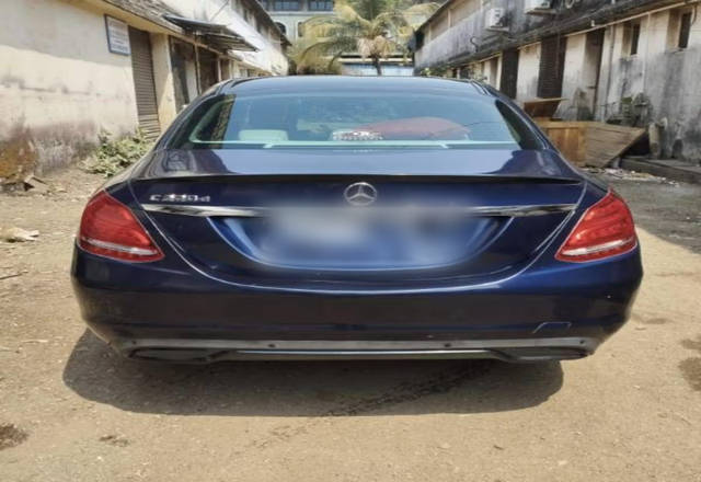 https://images10.gaadi.com/usedcar_image/4450704/original/518861b7-8da3-4fff-8d5a-96e1d74a0ab2.?imwidth=6402