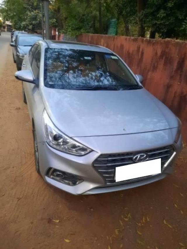 https://images10.gaadi.com/usedcar_image/4450706/original/processed_6530adfc-636a-4c48-92d1-e0b4cfd00481.jpeg?imwidth=6400