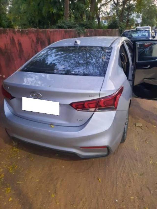 https://images10.gaadi.com/usedcar_image/4450706/original/processed_8a96d4b2-65e0-407f-8709-7597afae3b1b.jpeg?imwidth=6401