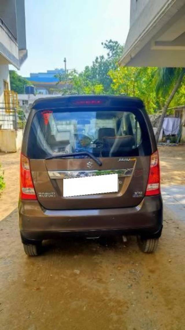 https://images10.gaadi.com/usedcar_image/4451233/original/processed_7cc1c6cb-d349-4b1a-a225-2817b707f68f.jpg?imwidth=6400