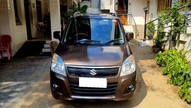 https://images10.gaadi.com/usedcar_image/4451233/original/processed_cc1d3092-be18-4bc7-bf48-b8ad83959291.jpg?imwidth=6402