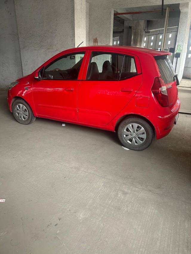 https://images10.gaadi.com/usedcar_image/4451384/original/8757b017-dc7a-4966-bbb9-e66eff4990f2.jpg?imwidth=6402